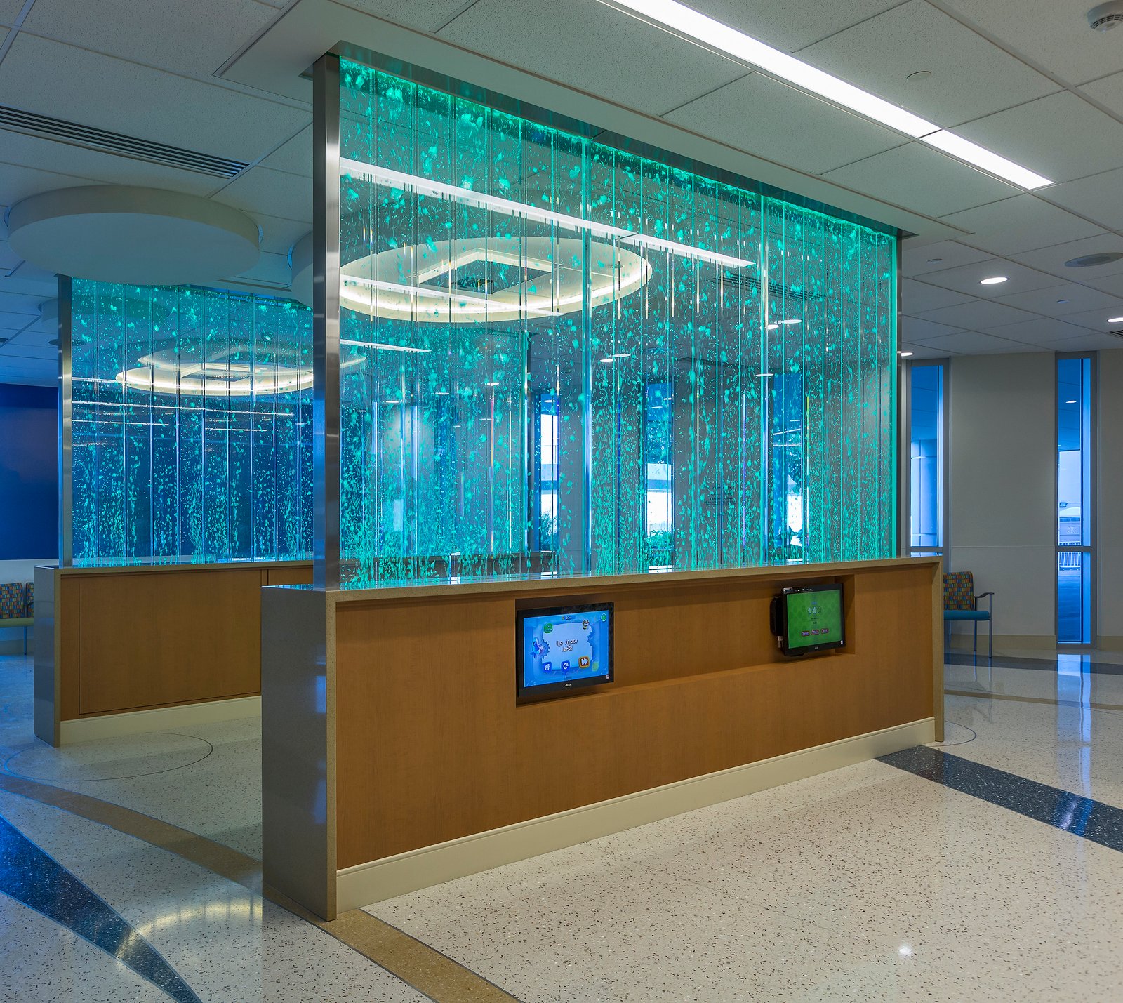 Floor-to-Ceiling Bubble Wall